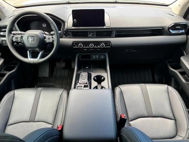 new 2025 Honda Pilot car, priced at $49,280