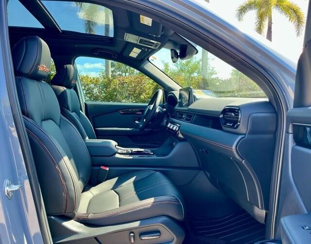 new 2025 Honda Pilot car, priced at $48,329