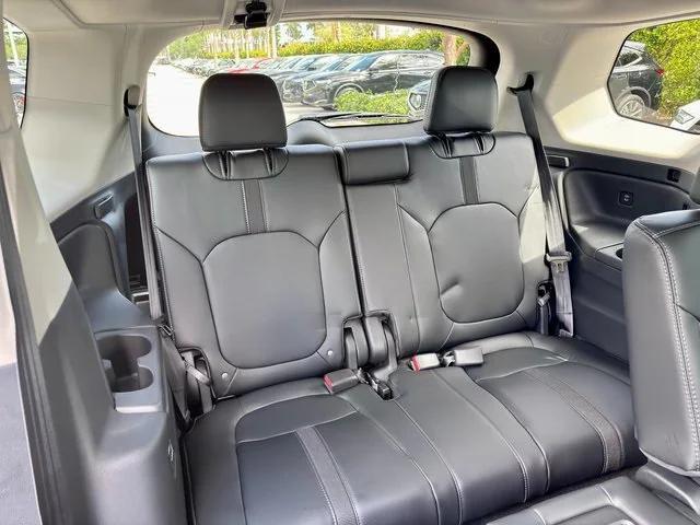 new 2025 Honda Pilot car, priced at $45,691