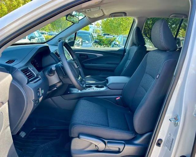 new 2025 Honda Ridgeline car, priced at $40,702