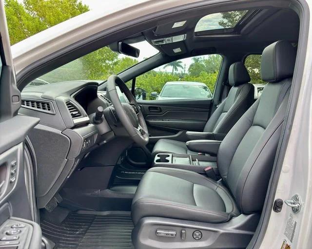 new 2025 Honda Odyssey car, priced at $42,659