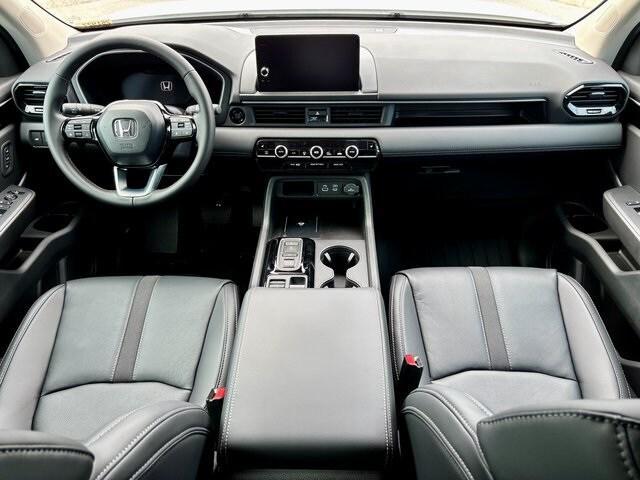 new 2025 Honda Pilot car, priced at $46,219