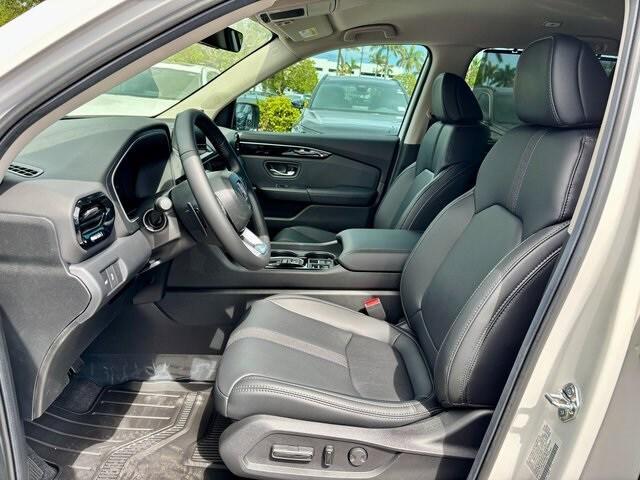 new 2025 Honda Pilot car, priced at $46,219