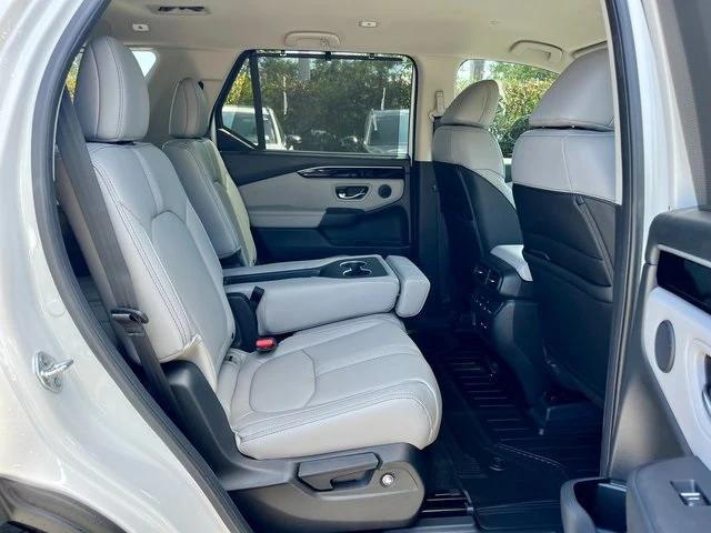 new 2025 Honda Pilot car, priced at $43,374