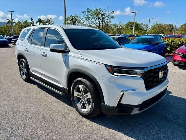 new 2025 Honda Pilot car, priced at $44,801