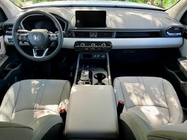 new 2025 Honda Pilot car, priced at $43,374