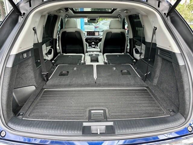 used 2023 Acura MDX car, priced at $37,666