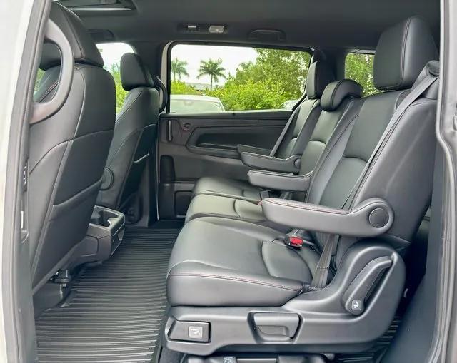 new 2025 Honda Odyssey car, priced at $42,749