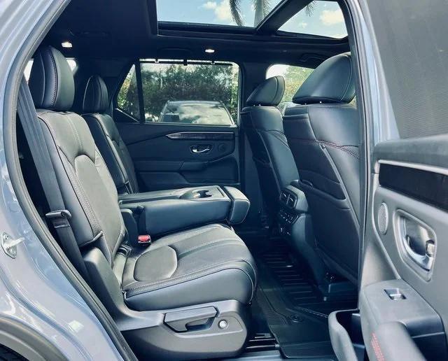 new 2025 Honda Pilot car, priced at $52,151
