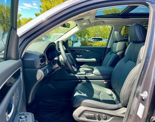 new 2025 Honda Pilot car, priced at $45,451