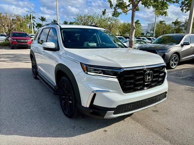 new 2025 Honda Pilot car, priced at $50,690