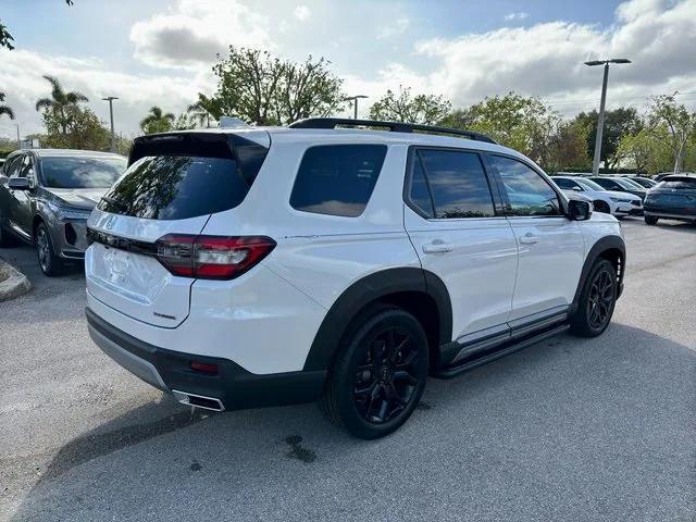 new 2025 Honda Pilot car, priced at $50,690