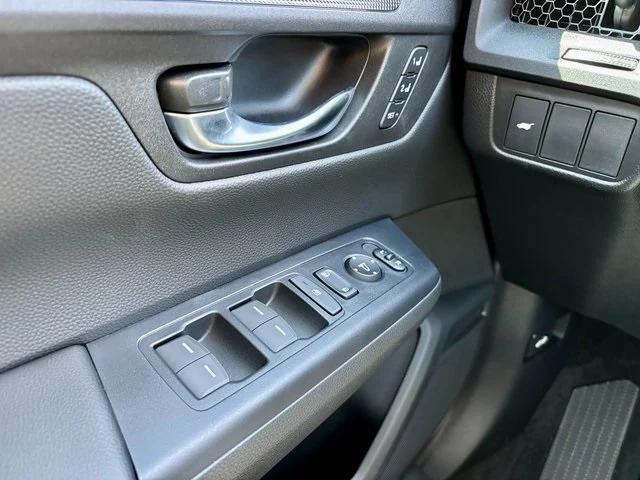 new 2026 Honda CR-V Hybrid car, priced at $40,175