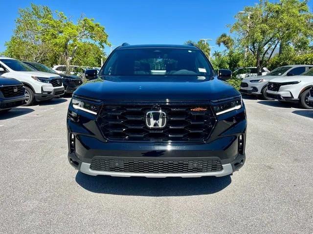 new 2025 Honda Pilot car, priced at $52,399