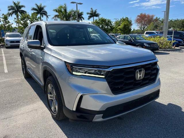 used 2023 Honda Pilot car, priced at $35,443