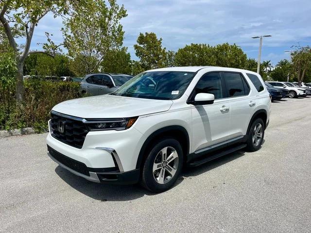 new 2025 Honda Pilot car, priced at $44,575