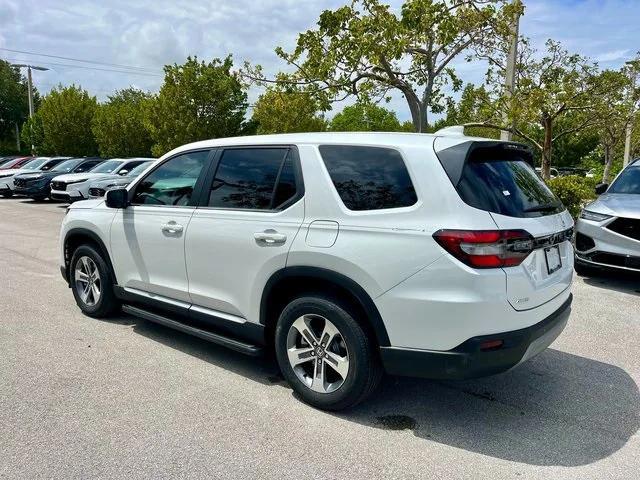 new 2025 Honda Pilot car, priced at $44,575