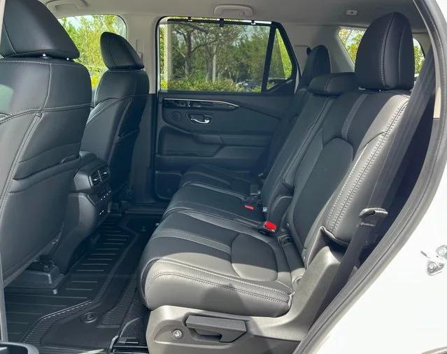 new 2025 Honda Pilot car, priced at $45,349