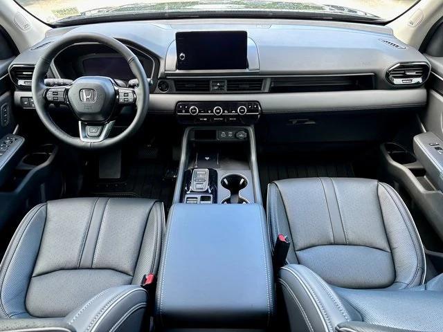 new 2025 Honda Pilot car, priced at $50,344