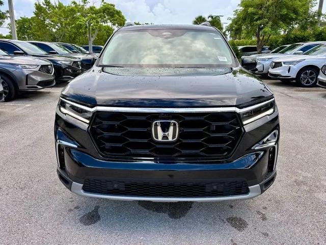 new 2025 Honda Pilot car, priced at $50,344