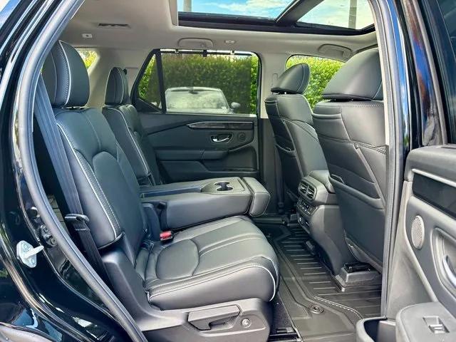 new 2025 Honda Pilot car, priced at $50,344