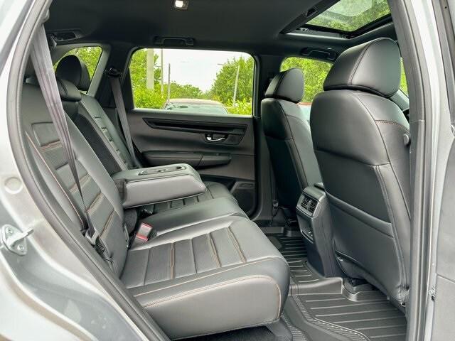 new 2025 Honda CR-V Hybrid car, priced at $37,176
