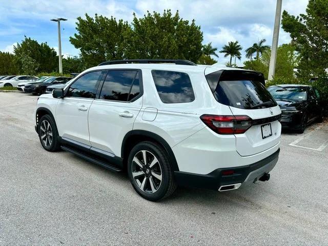 new 2025 Honda Pilot car, priced at $49,365