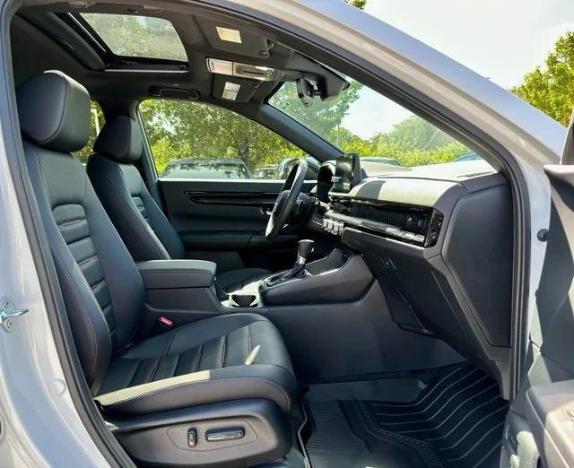 new 2025 Honda CR-V Hybrid car, priced at $40,062