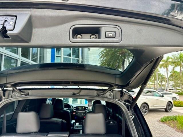 used 2020 Honda Pilot car, priced at $27,990