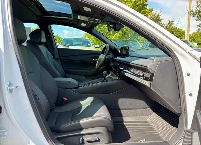 new 2025 Honda Accord Hybrid car, priced at $35,116