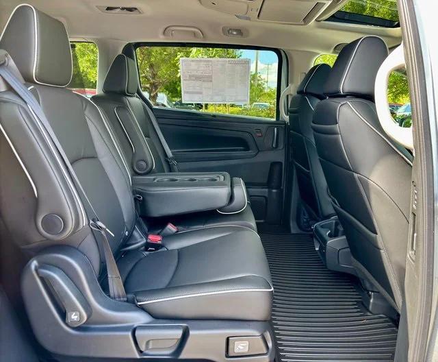 new 2025 Honda Odyssey car, priced at $45,618