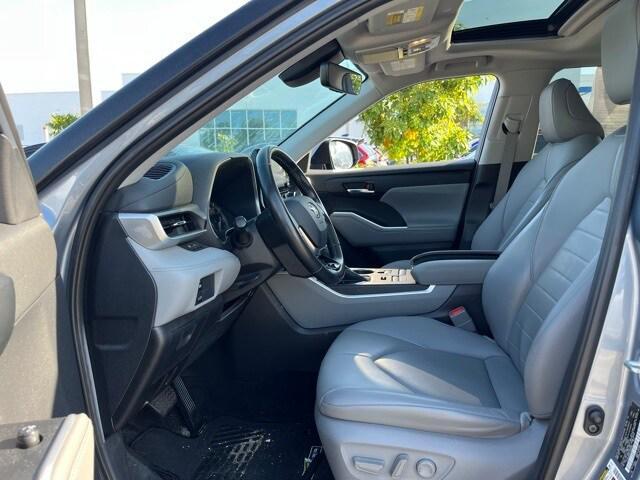 used 2020 Toyota Highlander car, priced at $32,530