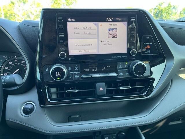 used 2020 Toyota Highlander car, priced at $32,530