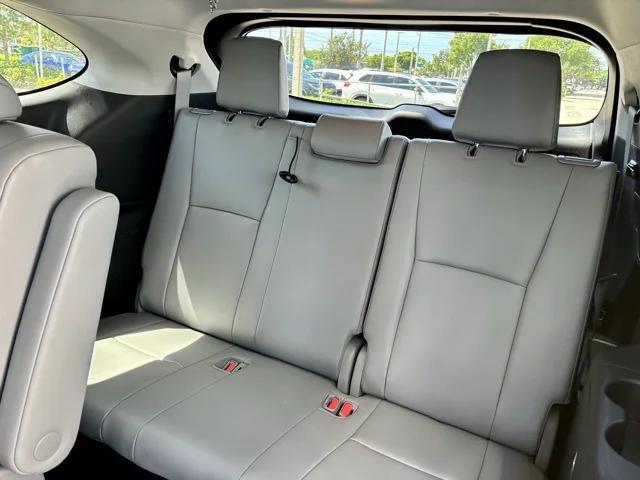 used 2020 Toyota Highlander car, priced at $31,222