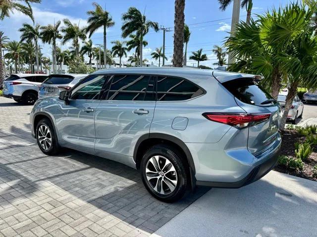 used 2020 Toyota Highlander car, priced at $31,222