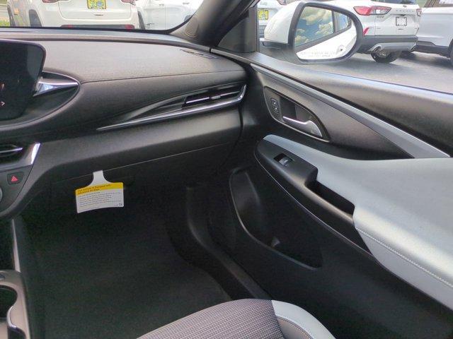 new 2025 Buick Envista car, priced at $22,984