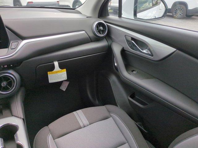 new 2025 Chevrolet Blazer car, priced at $35,662