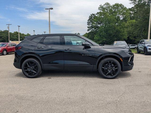 new 2025 Chevrolet Blazer car, priced at $33,984