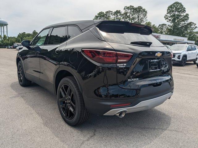 new 2025 Chevrolet Blazer car, priced at $33,984
