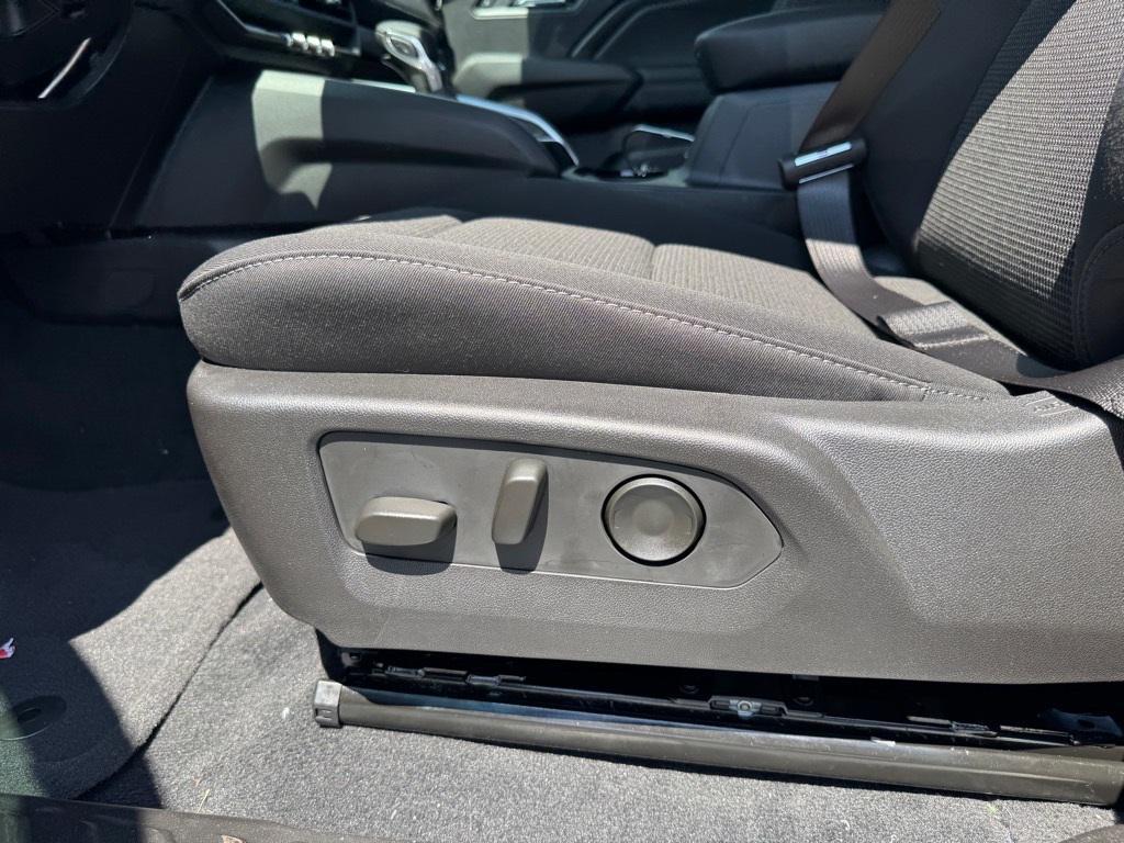 new 2025 Chevrolet Colorado car, priced at $32,495