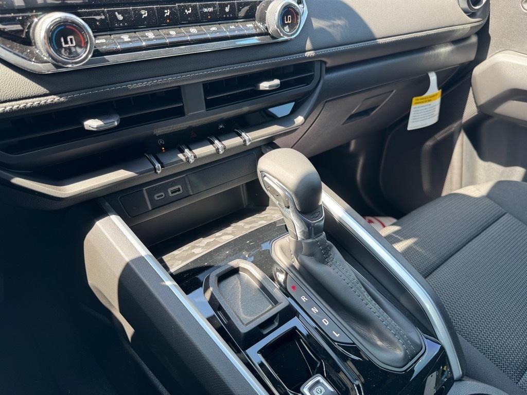 new 2025 Chevrolet Colorado car, priced at $32,495