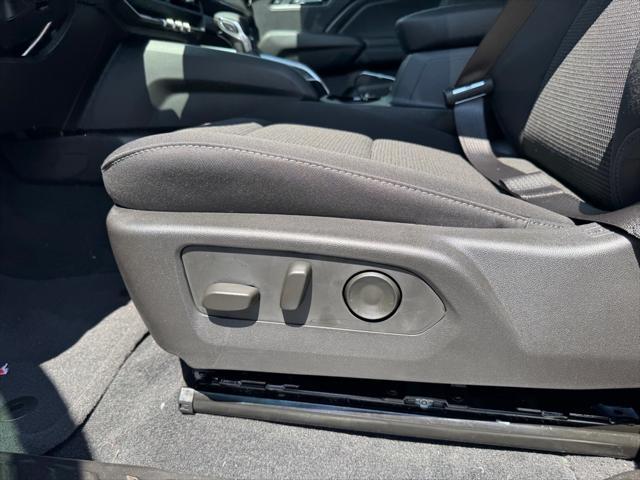 new 2025 Chevrolet Colorado car, priced at $33,495