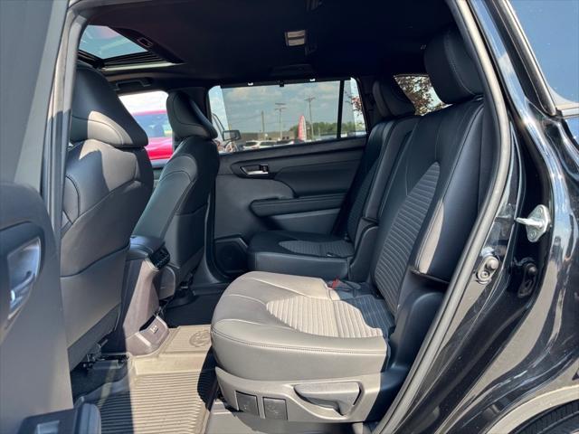 used 2023 Toyota Highlander car, priced at $45,862