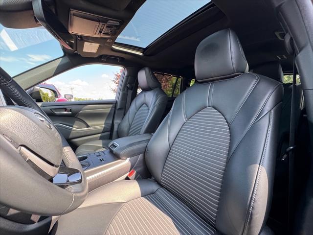 used 2023 Toyota Highlander car, priced at $45,862