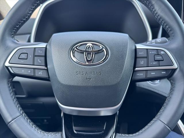 used 2023 Toyota Highlander car, priced at $45,862