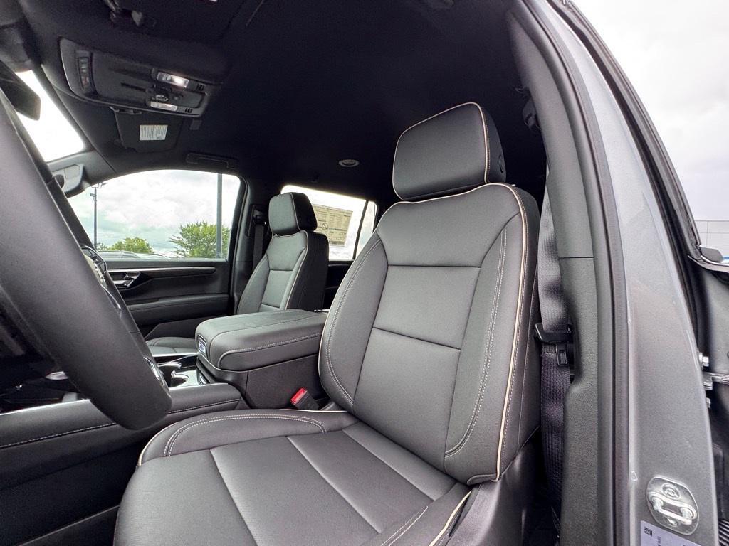 new 2025 Chevrolet Suburban car, priced at $73,540