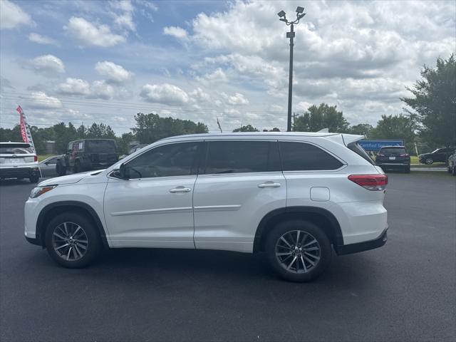 used 2018 Toyota Highlander car, priced at $22,362