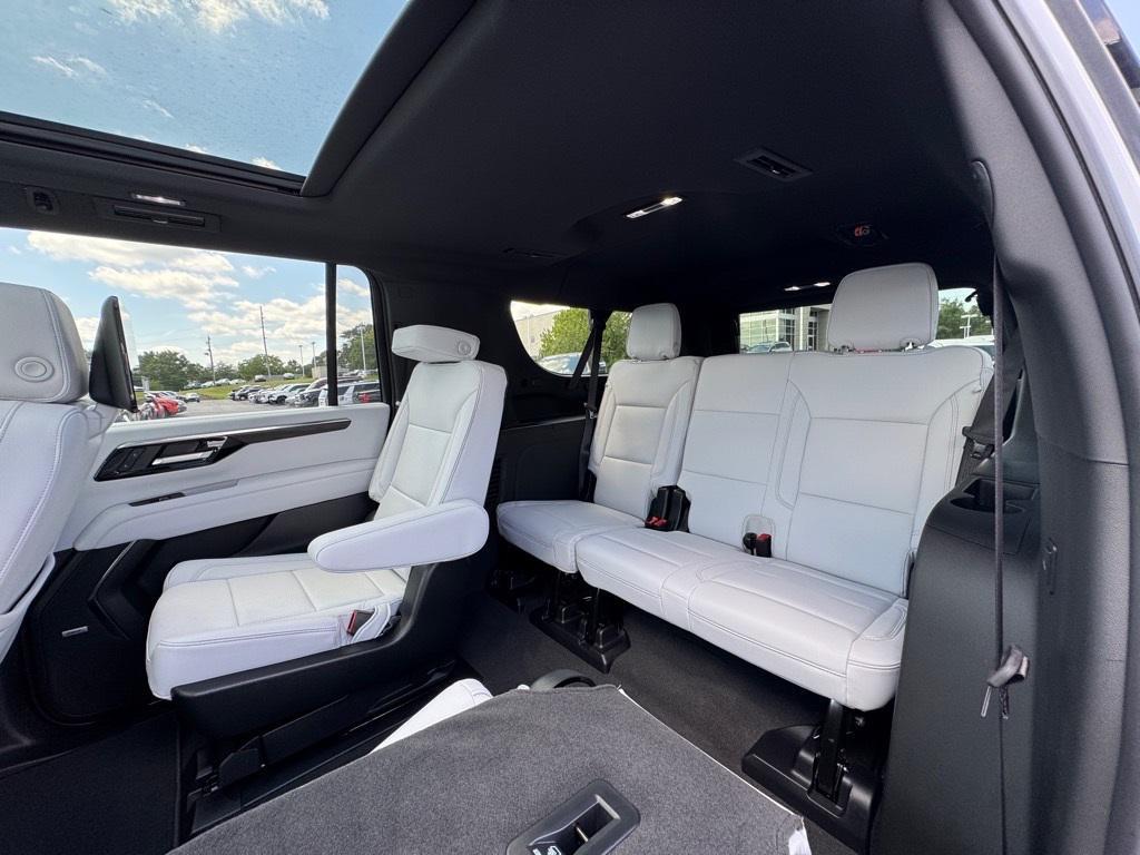 new 2025 Chevrolet Suburban car, priced at $81,135