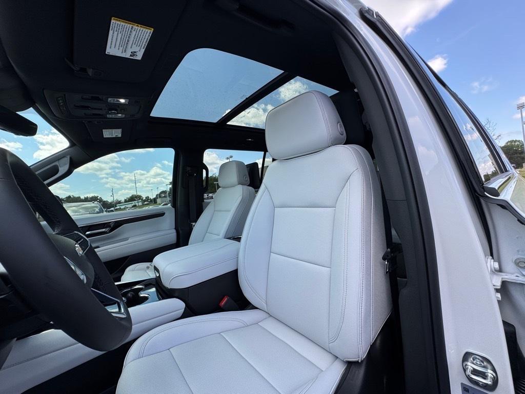new 2025 Chevrolet Suburban car, priced at $81,135