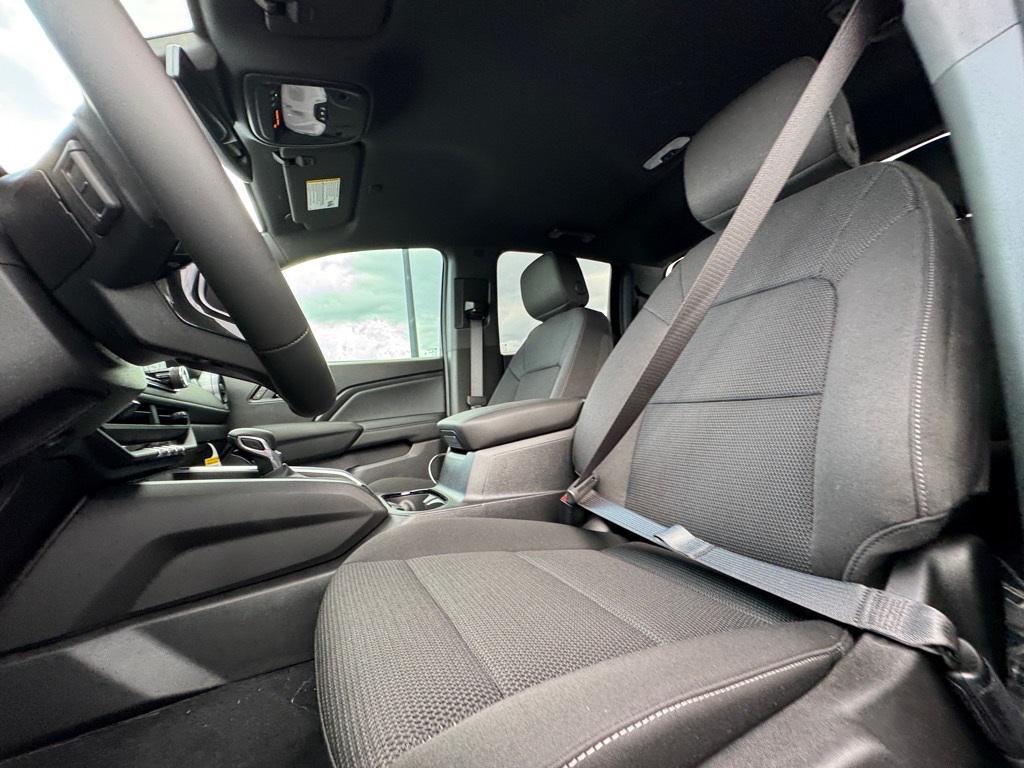 new 2025 Chevrolet Colorado car, priced at $32,495